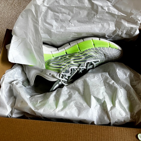 Reebok Zig Kinetica II Sneaker - Picture 8 of 10